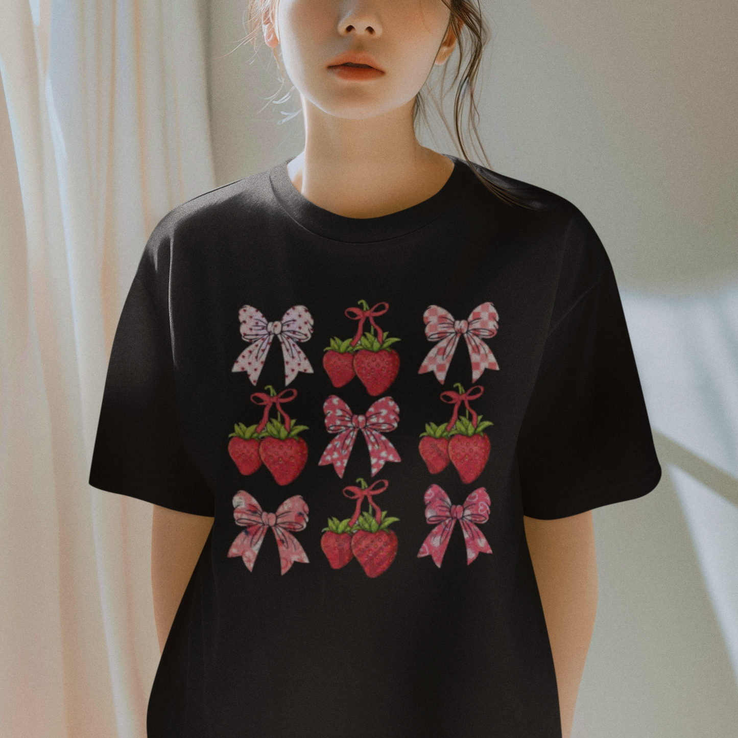 T-Shirt: Strawberry Bows