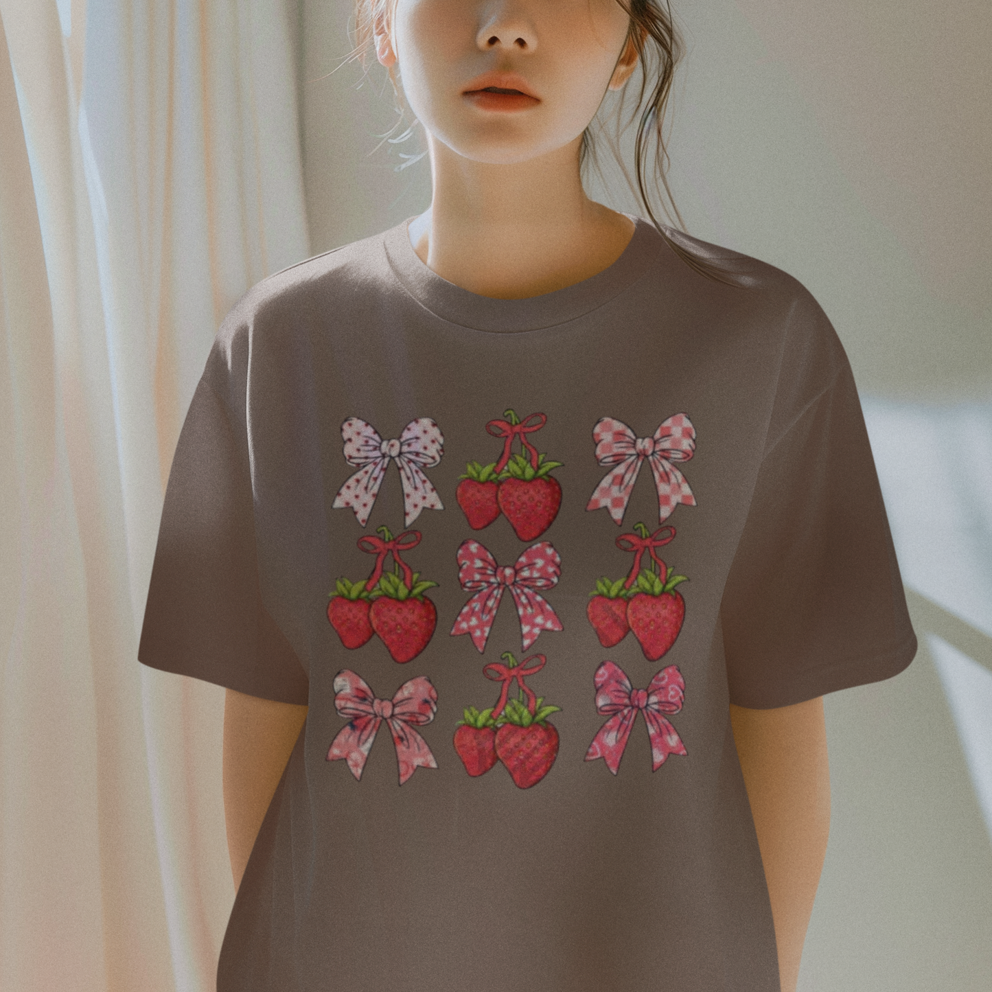 T-Shirt: Strawberry Bows