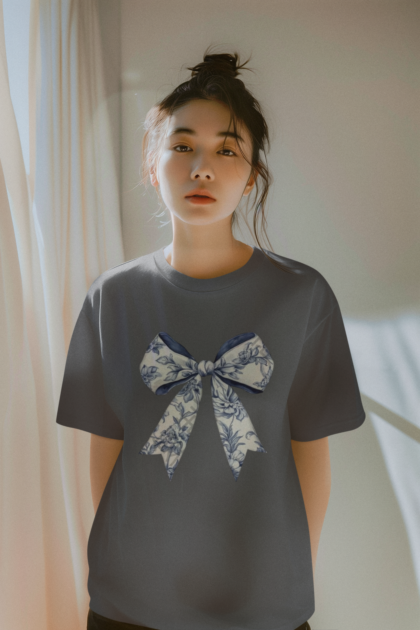 T-Shirt: Elegant Bow (Navy)